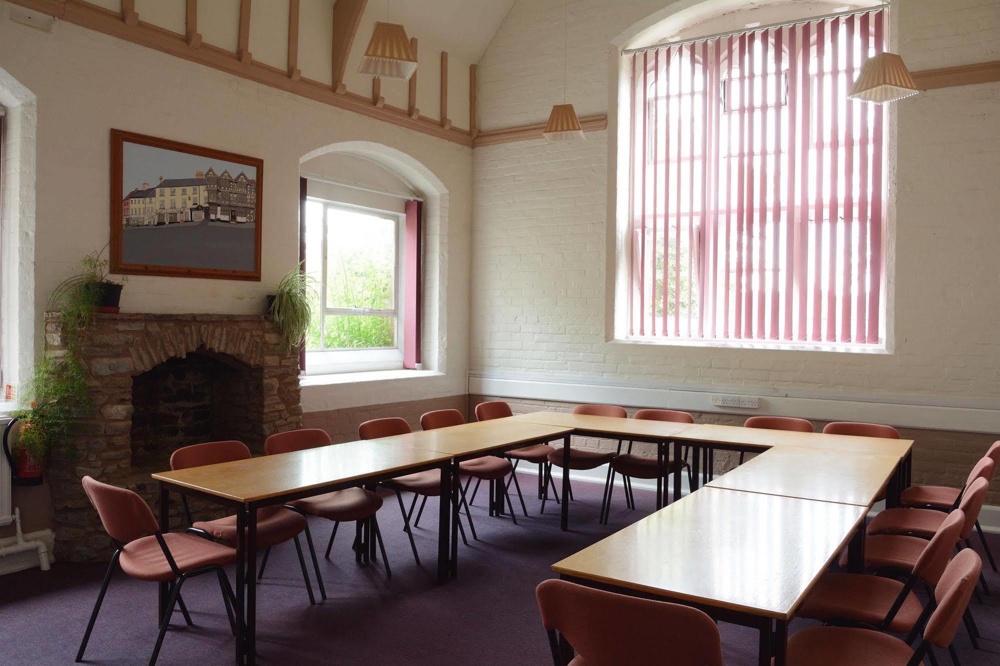 Ludlow Mascall Centre Экстерьер фото